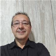 Soy nativo de Francia donde viví muchos años. Podemos dar los primeros pasos juntos o también consolidar  tus conocimientos.